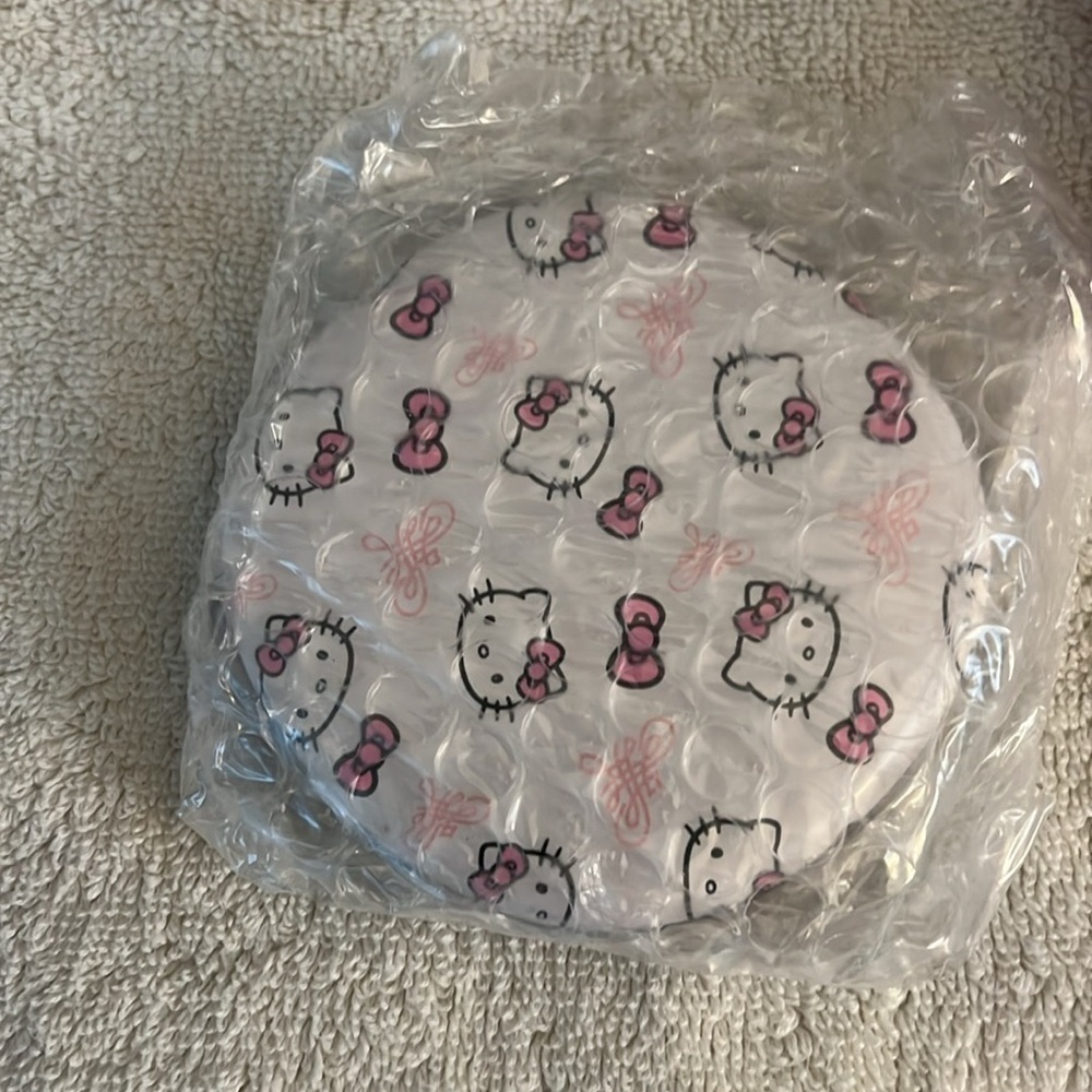 Impressions Hello Kitty LED Compact Mirror - Pink and White - Picture 4 of 7
